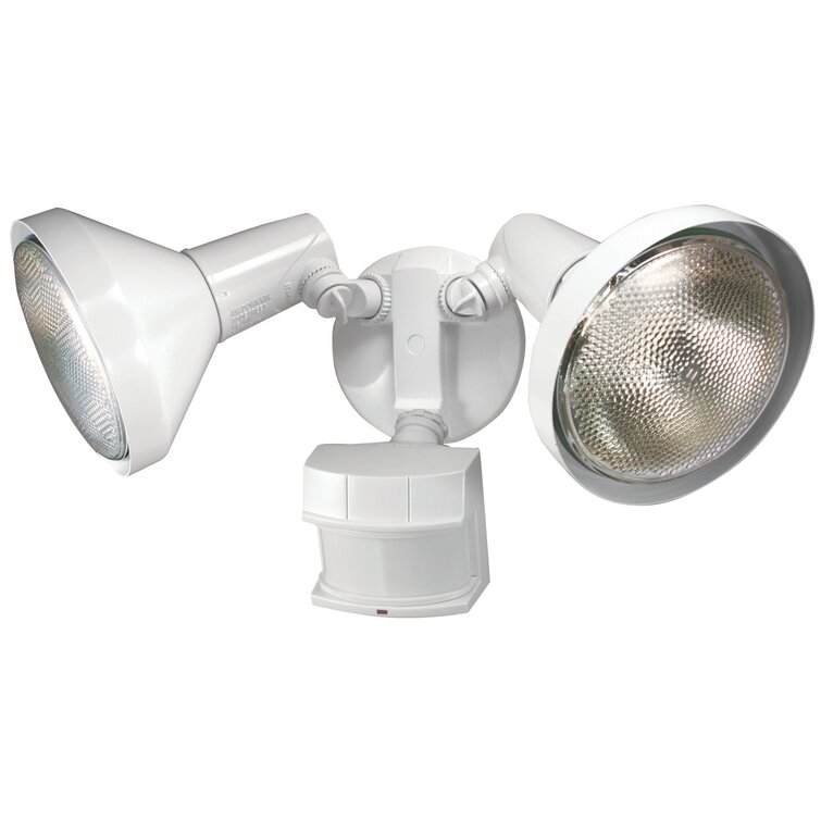 Heath Zenith Dusk to Dawn Outdoor Security Flood Light with Motion